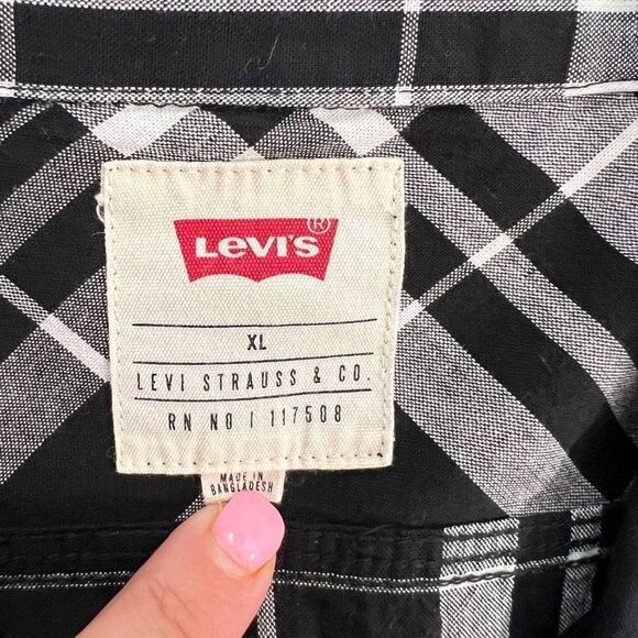 🔥5/25 sale🔥 Levi’s Men’s Button-Down Long Sleeves Black & White Plaid Shirt - Picture 10 of 13